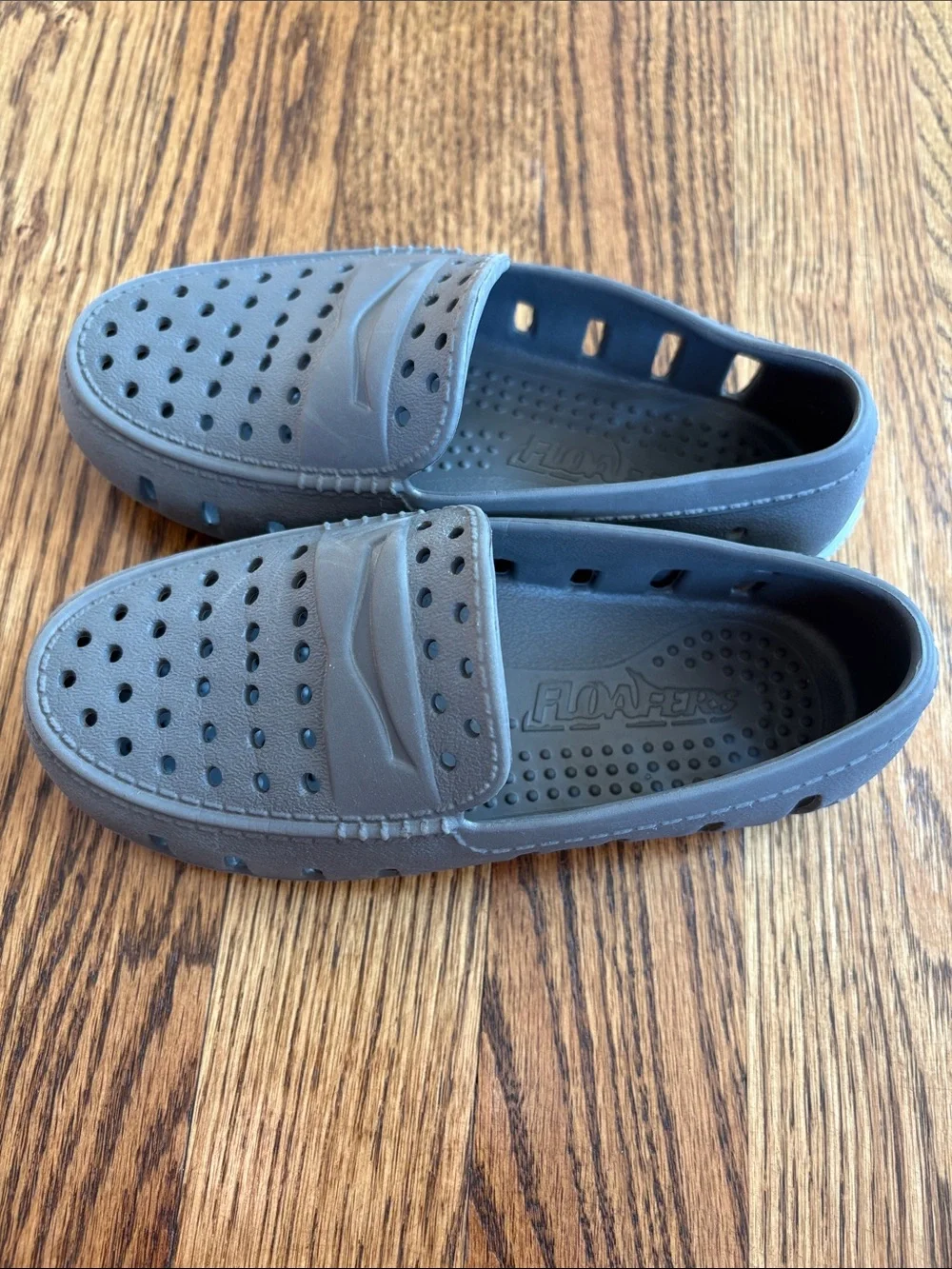 Boys grey Floafer Prodigy Loafer, size 11. Barely worn, almost new condition